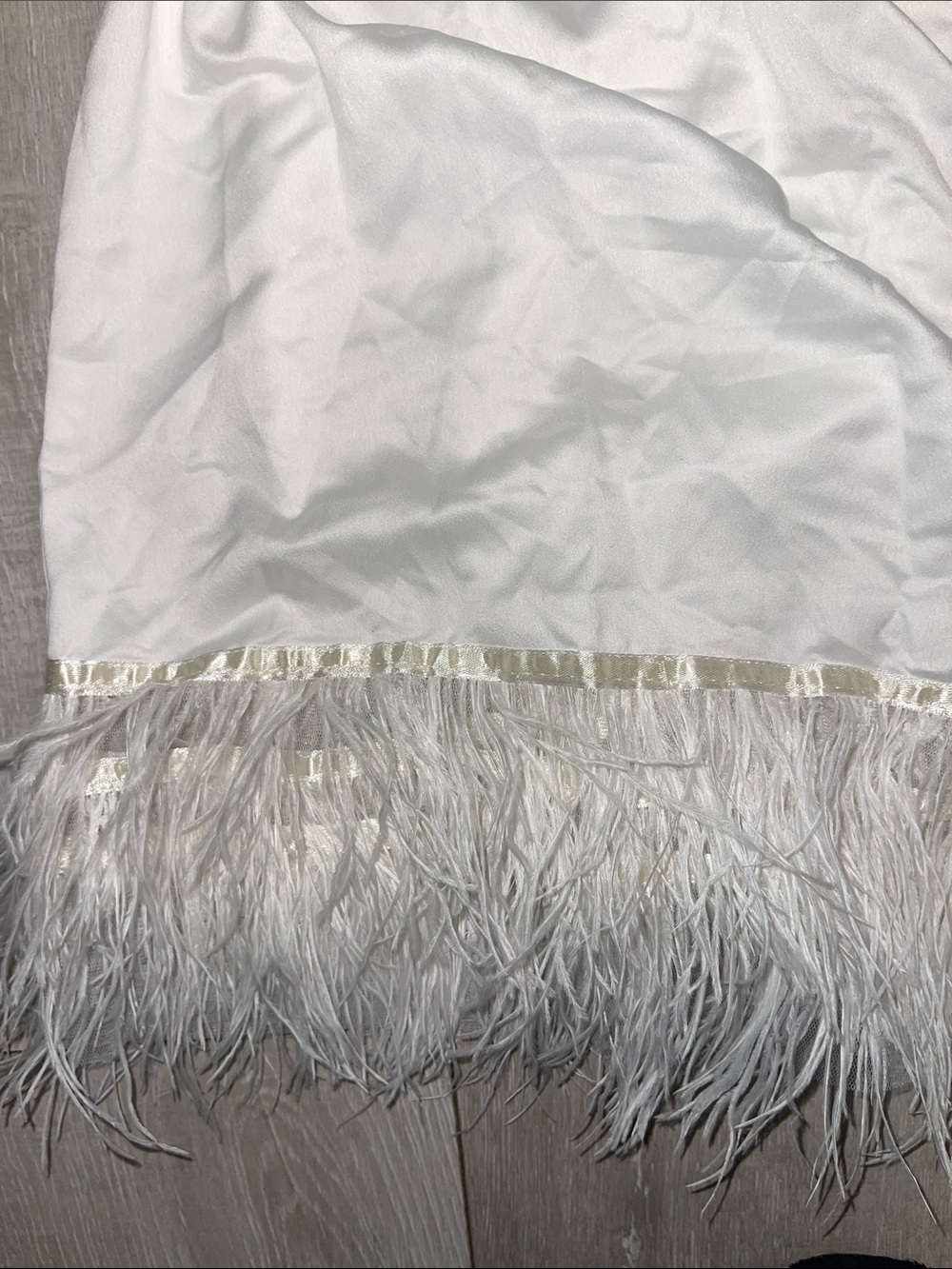🦢Rya Collection White Feather Trim Silk Wrap XS/S - Never worn!🤍 - Picture 3 of 6
